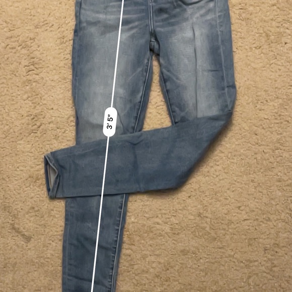 American Eagle Blue high rise jeans - Picture 4 of 9
